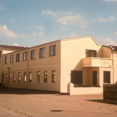 Lokkenshus And In The Heart Of Отель Лёккен